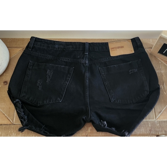 . One Teaspoon Distressed Double Black Bandits Denim Shorts - Picture 5 of 16